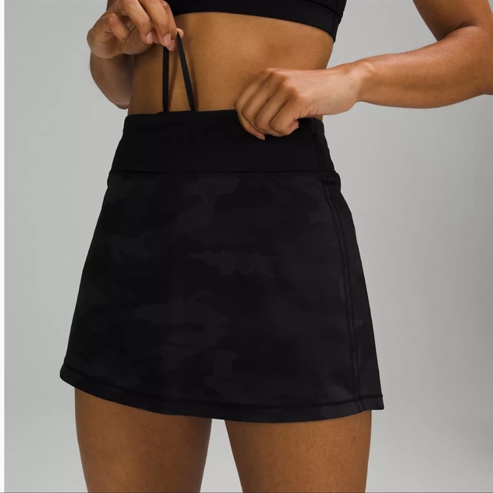 Lulu Lemon Pace Rival Mid-Rise Skirt Camo size 6 or 8 the tag is ripped out